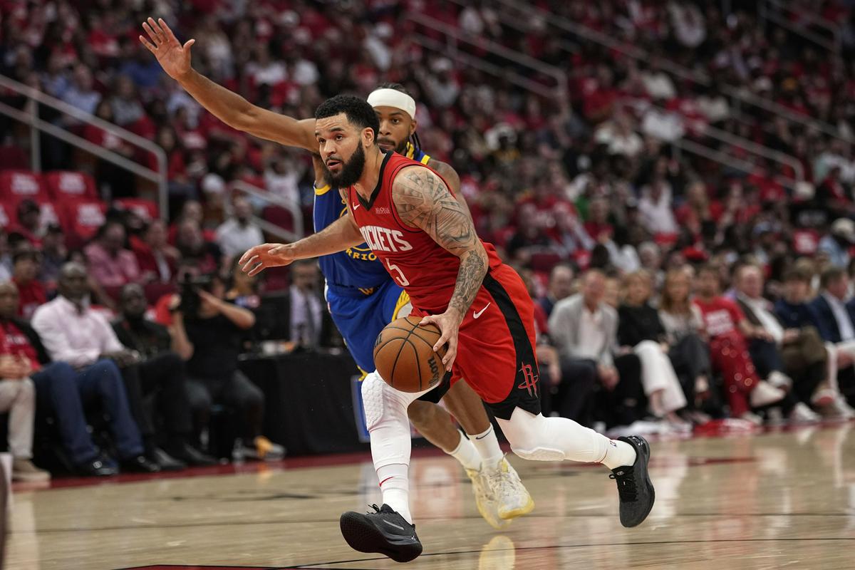 Fred VanVleet je odigral najboljšo tekmo v seriji in Houston še vedno upa na napredovanje. Foto: AP Fred VanVleet je odigral najboljšo tekmo v seriji in Houston še vedno upa na napredovanje. Foto: AP