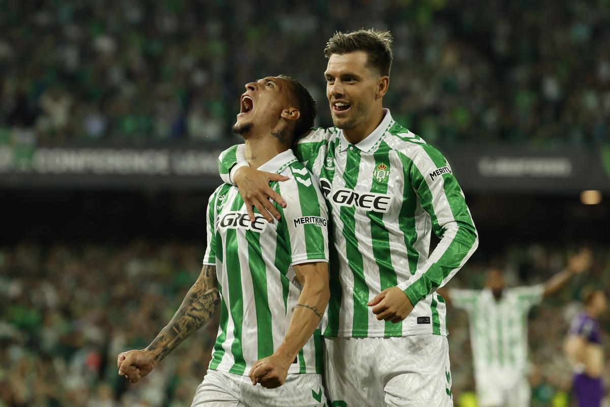 Antony in Giovani Lo Celso sta zrežirala drugi zadetek Betisa. Foto: EPA Antony in Giovani Lo Celso sta zrežirala drugi zadetek Betisa. Foto: EPA