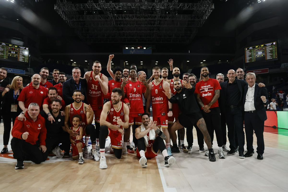 Olympiacos je redni del Evrolige končal na prvem mestu. V Abu Dabiju bo lovil četrti naslov evropskega prvaka. Najboljši je bil v letih 1997, 2012 in 2013. Foto: EPA Olympiacos je redni del Evrolige končal na prvem mestu. V Abu Dabiju bo lovil četrti naslov evropskega prvaka. Najboljši je bil v letih 1997, 2012 in 2013. Foto: EPA