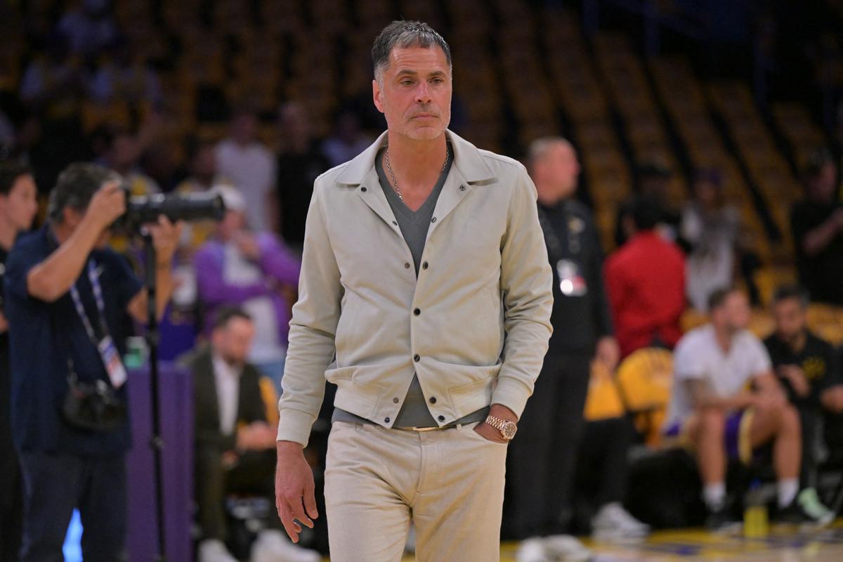 Rob Pelinka je izpeljal enega najbolj presenetljivih poslov v zgodovini ameriškega športa. Foto: Reuters Rob Pelinka je izpeljal enega najbolj presenetljivih poslov v zgodovini ameriškega športa. Foto: Reuters