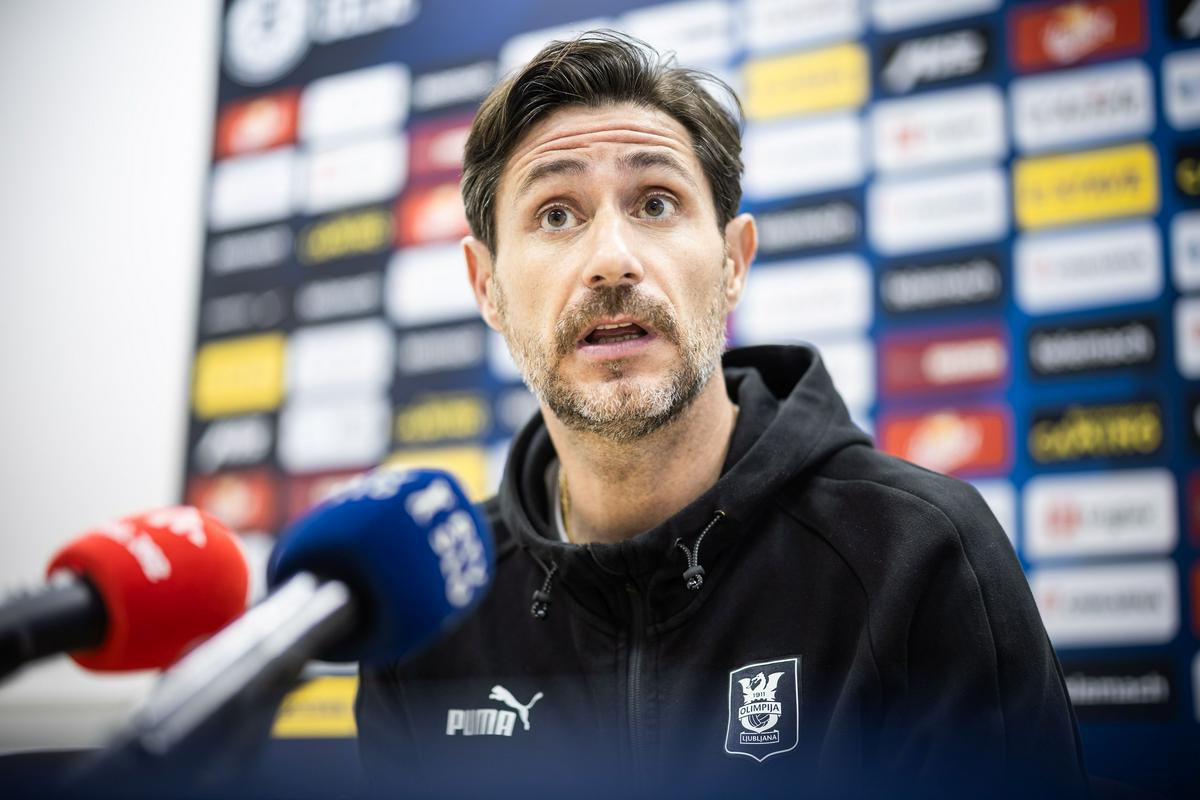 Victor Sanchez zelo uspešno vodi Olimpijo. V prvi sezoni na klopi zmajev lahko osvoji naslov. Foto: www.alesfevzer.com Victor Sanchez zelo uspešno vodi Olimpijo. V prvi sezoni na klopi zmajev lahko osvoji naslov. Foto: www.alesfevzer.com