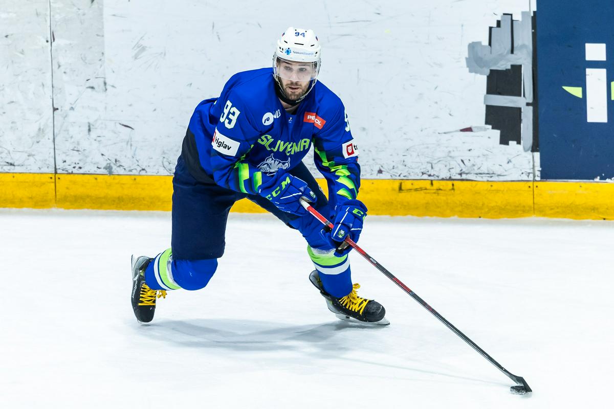 Rok Macuh je povišal na 0:4 v drugi tretjini. Foto: www.alesfevzer.com Rok Macuh je povišal na 0:4 v drugi tretjini. Foto: www.alesfevzer.com