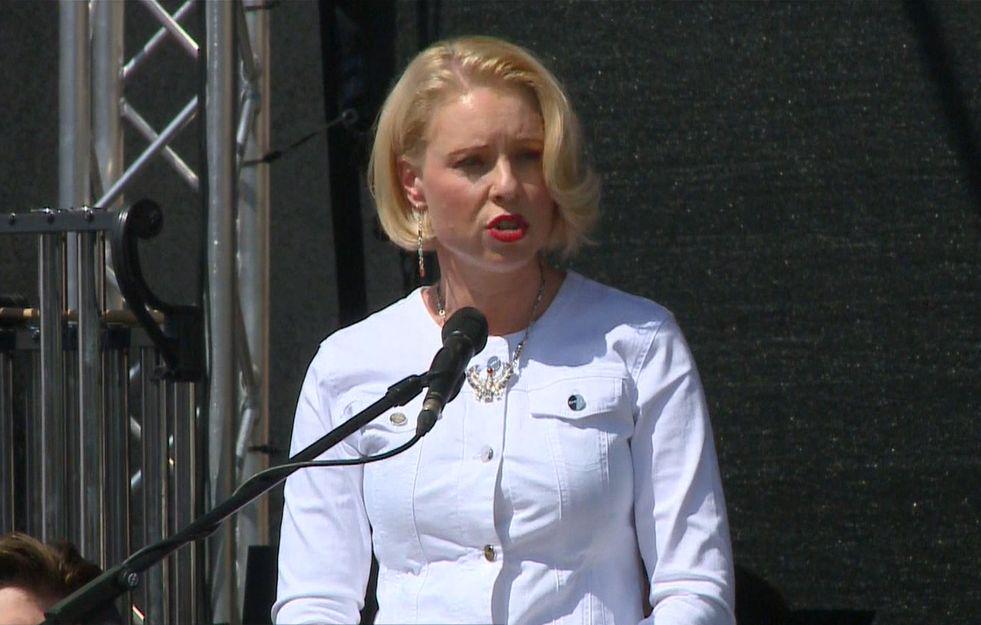 Predsednica DZ-ja na proslavi. Foto: Televizija Slovenija, zajem zaslona Predsednica DZ-ja na proslavi. Foto: Televizija Slovenija, zajem zaslona
