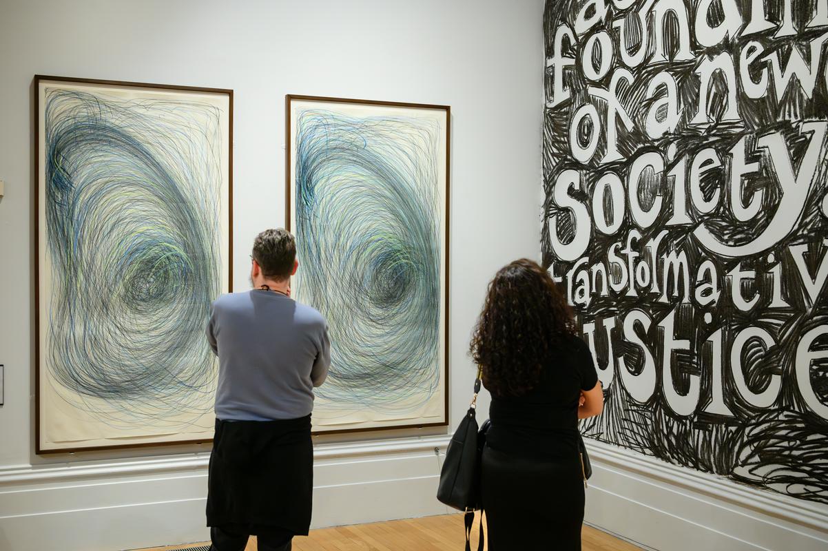 Nnena Kalu - Conversations. Nnena Kalu – Conversations. Foto: Galerija Tate/Pete Carr/Osebni arhiv/Walker Art Gallery