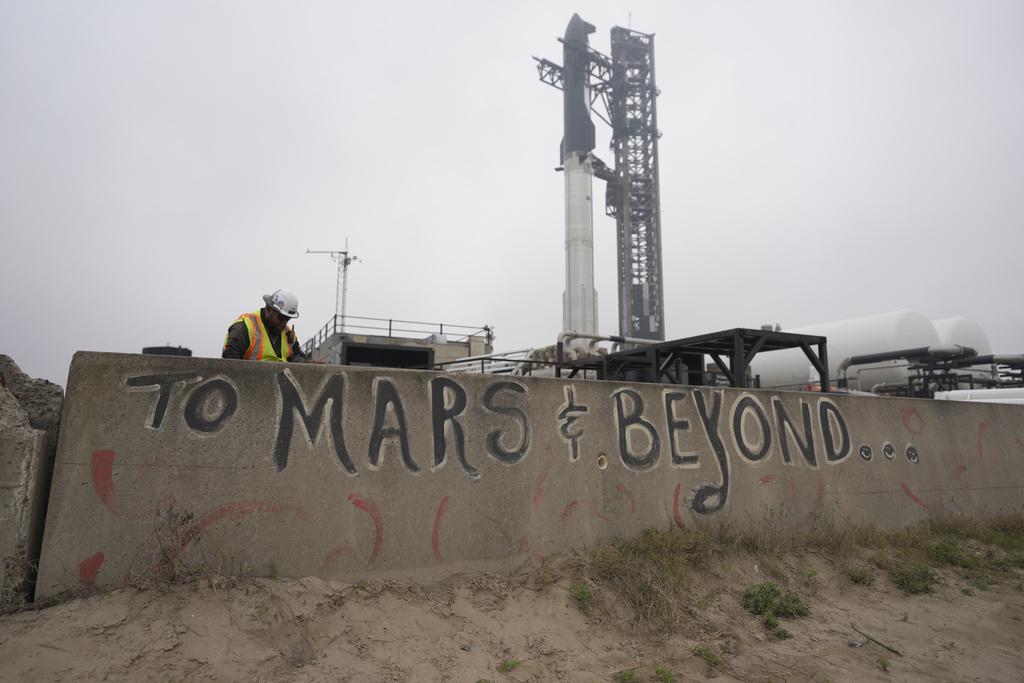 Musk hoče iz SpaceXa poslati plovilo na Mars. Foto: AP Musk hoče iz SpaceXa poslati plovilo na Mars. Foto: AP