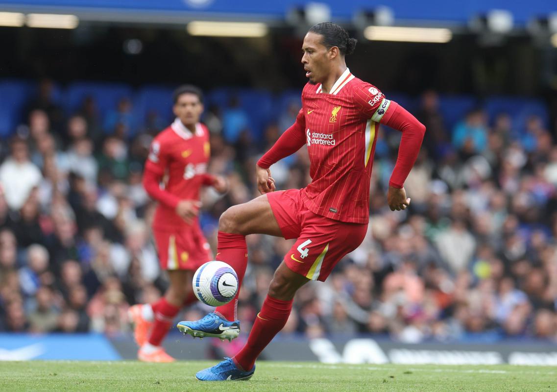 Virgil van Dijk je dosegel edini zadetek za Liverpool na Stamford Bridgeu. Foto: EPA Virgil van Dijk je dosegel edini zadetek za Liverpool na Stamford Bridgeu. Foto: EPA