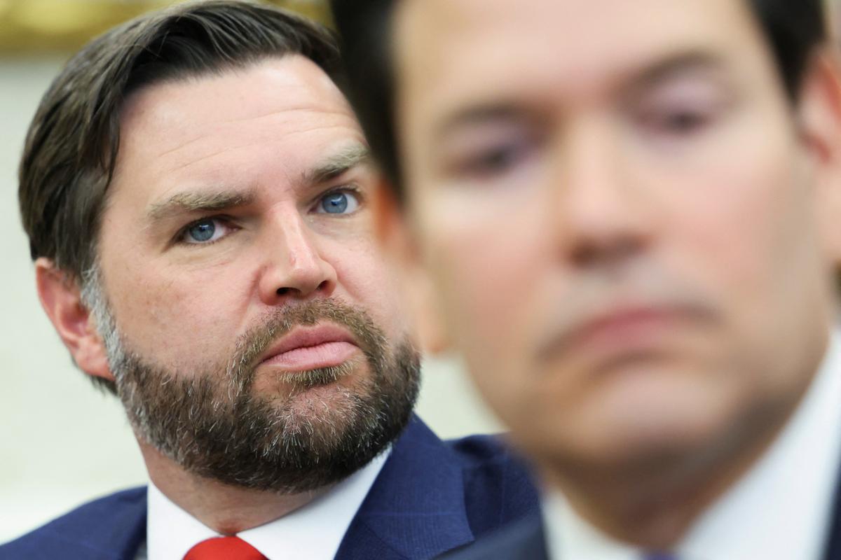 Podpredsednik ZDA J. D. Vance, v ospredju zunanji minister Marco Rubio. Foto: Reuters Podpredsednik ZDA J. D. Vance, v ospredju zunanji minister Marco Rubio. Foto: Reuters