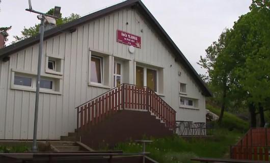 Išče se najemnik za kočo Mladika nad Postojno