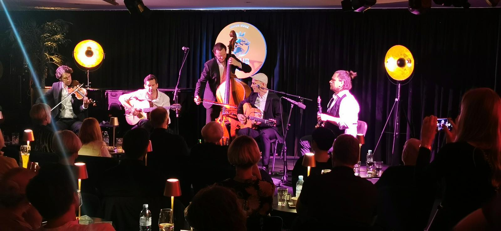 Teo Collori in Momento Cigano