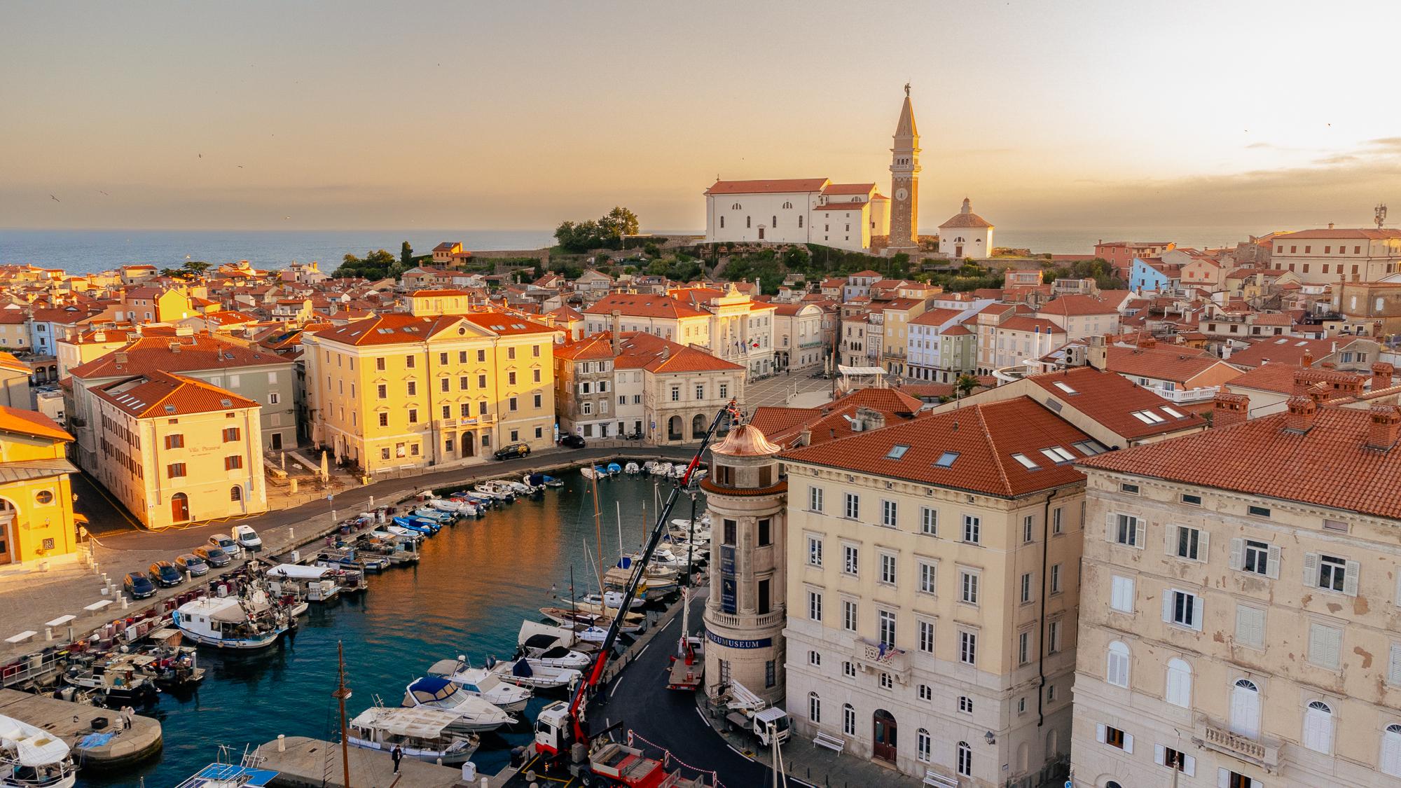 Piran obišče vse več potniških ladij, letos med poletno sezono pričakujejo 50 križark
