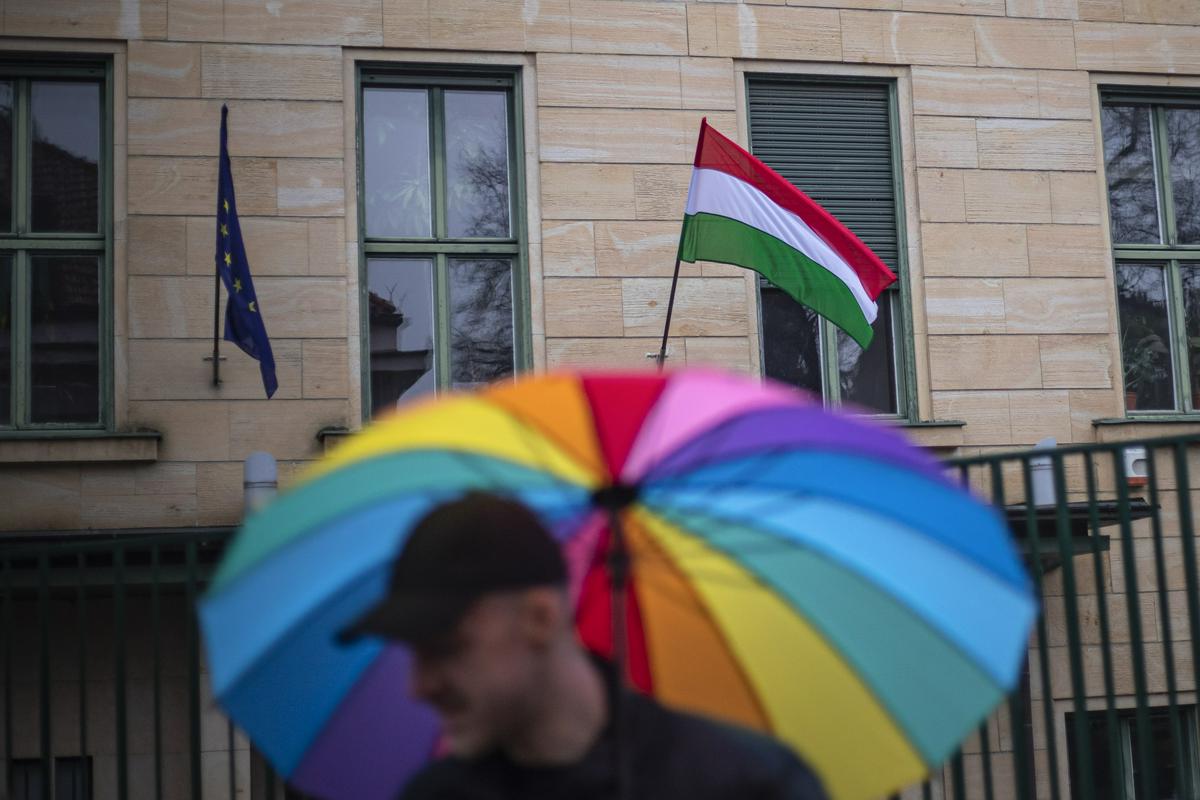Generalna pravobranilka Sodišča EU-ja: Madžarska z zakonodajo proti LGBTIQ+ krši pravo EU-ja