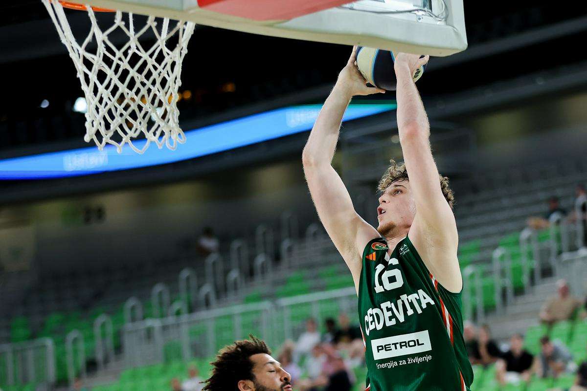 Cedevita Olimpija obetavnega Morana Mahmutovića posodila v Domžale