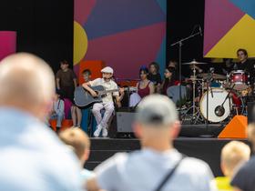 Čist hud žur na Kongresnem trgu (JAŠA LIPOVEC, 12-letni kantavtor iz Ljubljane) Foto: Adrian Pregelj / RTV Slovenija
