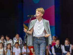 Čist hud žur na Kongresnem trgu (NACE JENC, 11-letni operni pevec iz Glasbene šole DoReWe, Kamnik) Foto: Adrian Pregelj / RTV Slovenija