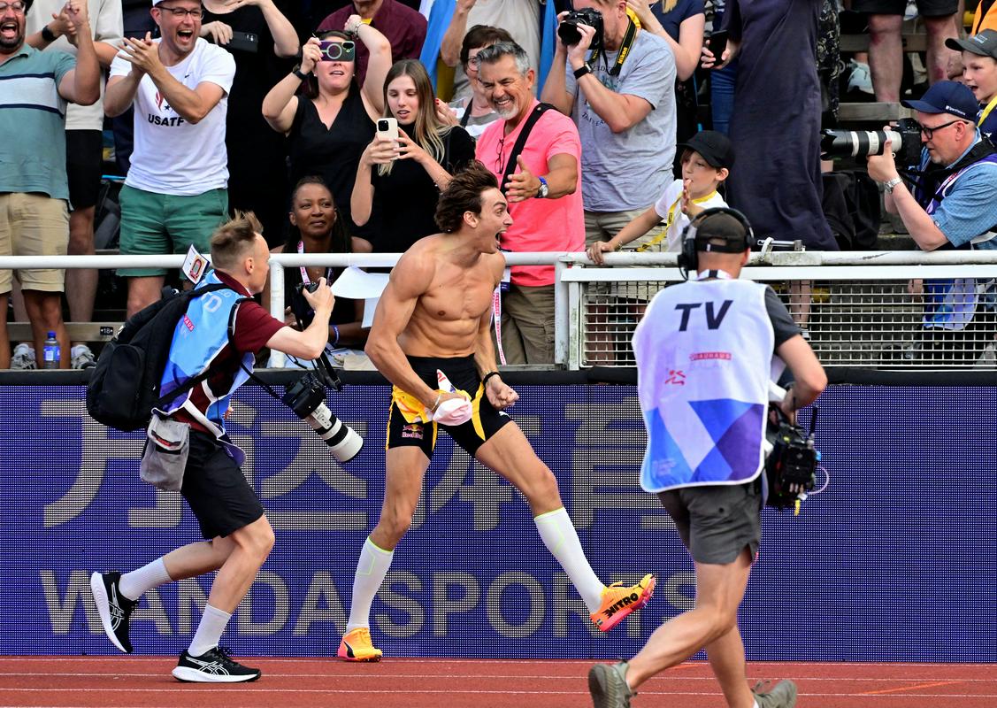 Duplantis do svojega imena na stadionu v Stockholmu