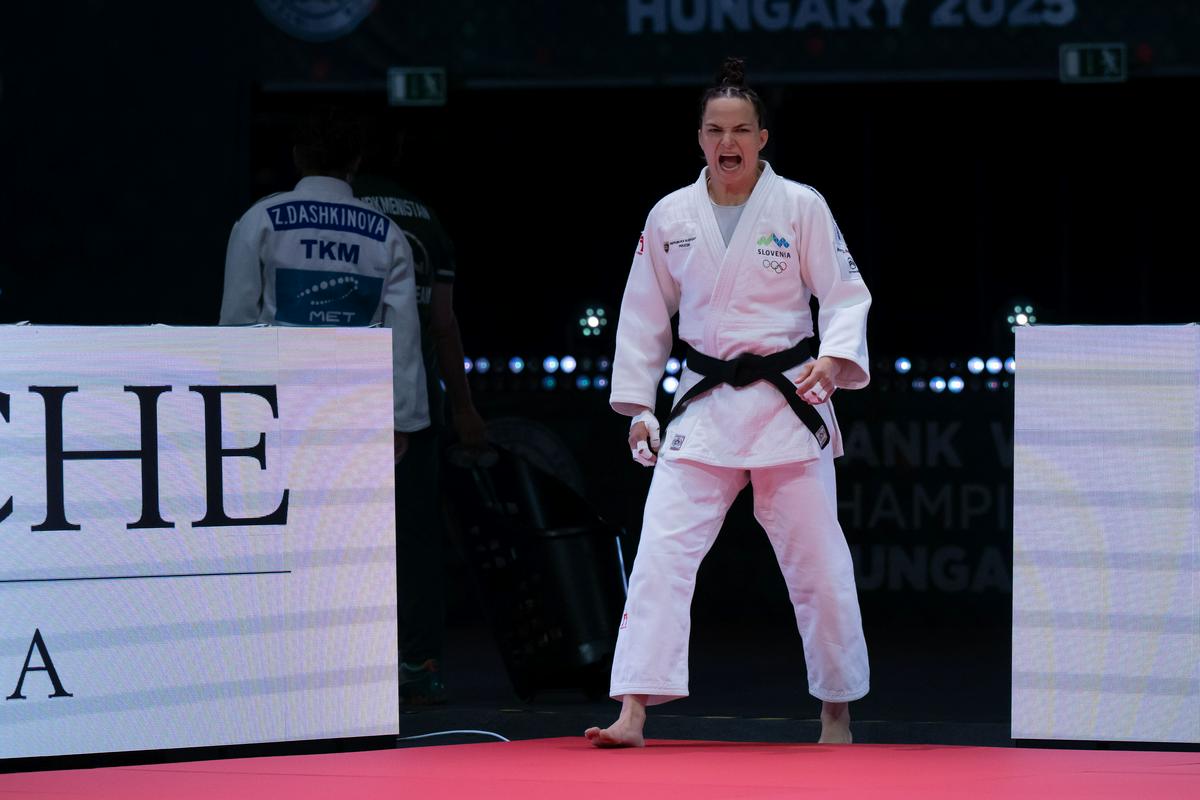 Kaja Kajzer po dveh zmagah izgubila borbo za četrtfinale v podaljšku
