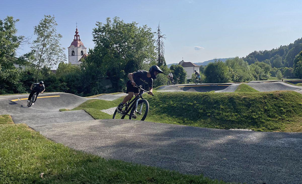 Mengeš pred počitnicami dobil kolesarski poligon