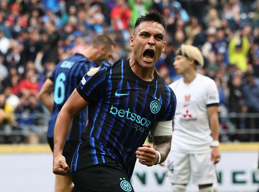 Inter po preobratu v 92. minuti do zmage proti Urawi