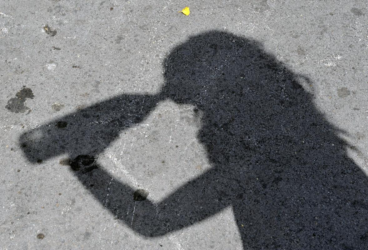 Med vročino omejite telesne dejavnosti in pijte veliko tekočine