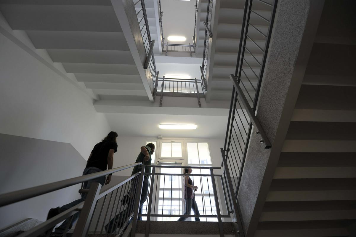 (Bodoči) študenti lahko oddajo prošnje za bivanje v študentskih domovih