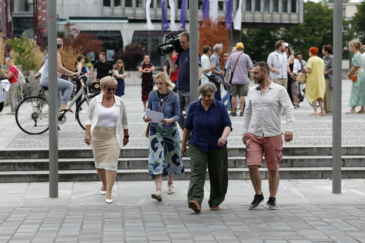 Glas ljudstva in nekateri poslanci v DZ vložili predlog za progresivni zdravstveni prispevek