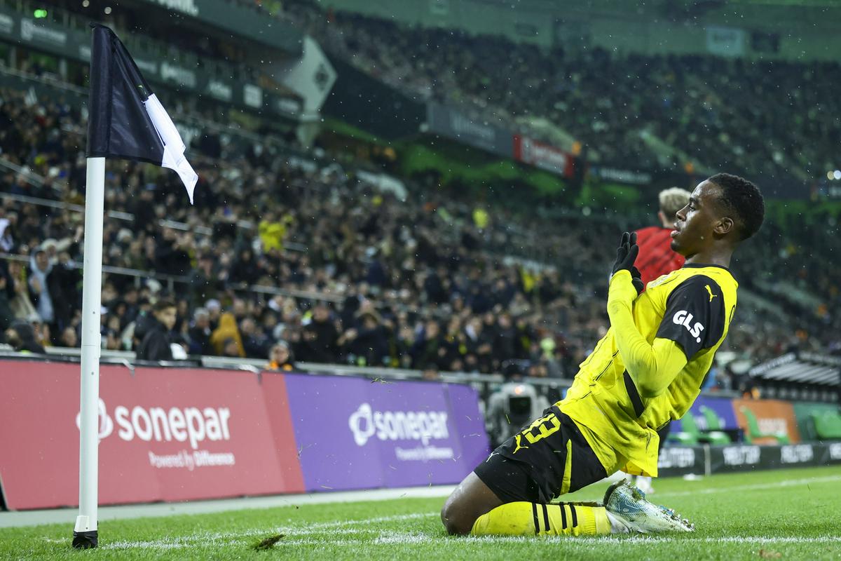 Gittens se iz Dortmunda za 65 milijonov seli k Chelseaju