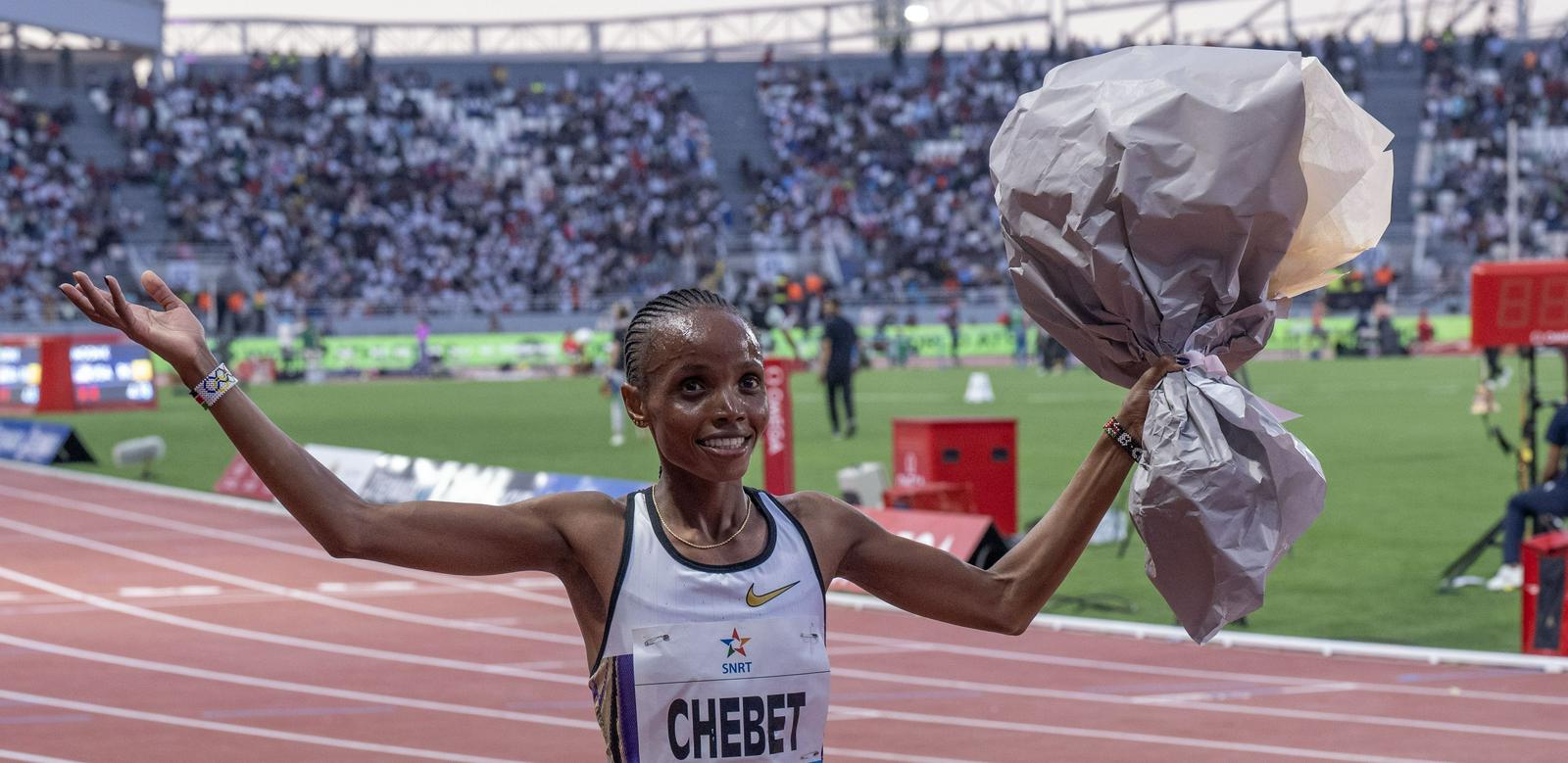 Beatrice Chebet se je v Eugenu kot prva spustila pod magično mejo 14 minut