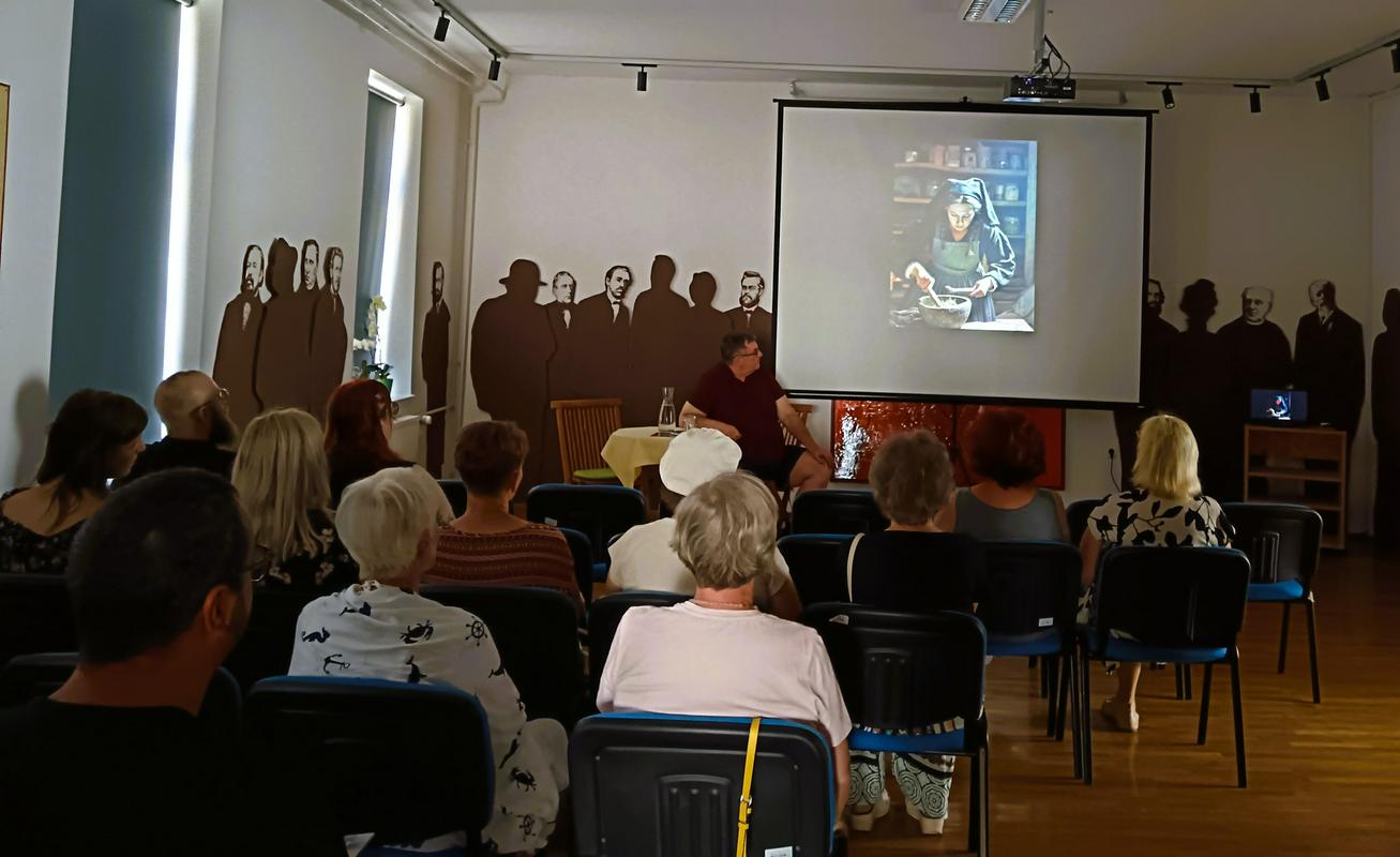 Hudičeve pomočnice ali svetnice? Knjiga o desetih žrtvah čarovniških procesov 17. stoletja.