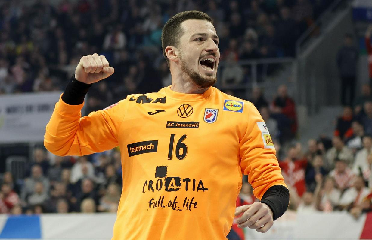 Vojvodina odpustila hrvaškega vratarja Ivića zaradi Thompsonovega koncerta