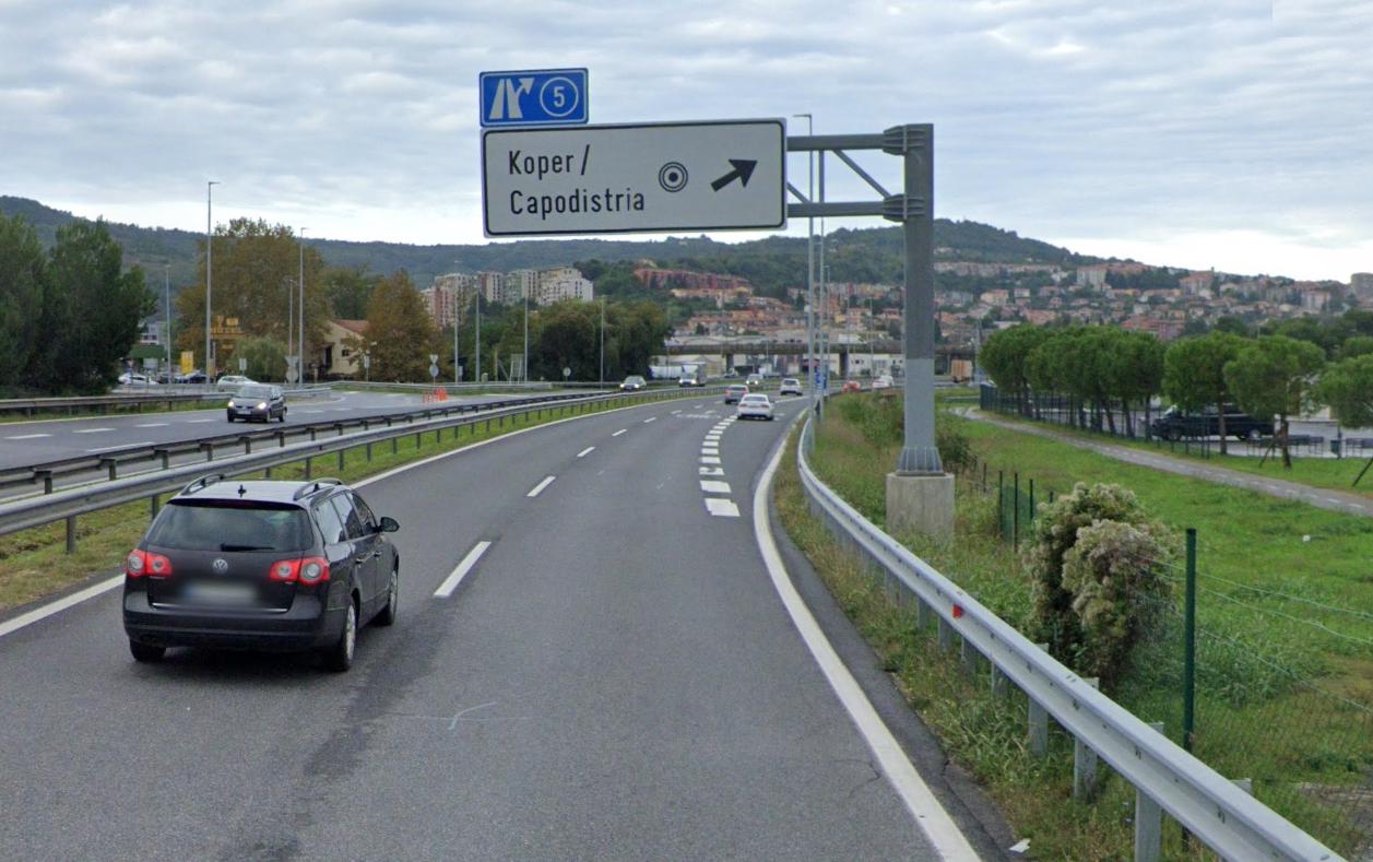 V DZ vložena pobuda za ukinitev vinjet na hitri cesti Škofije–Koper, podprlo jo je okoli 8000 ljudi