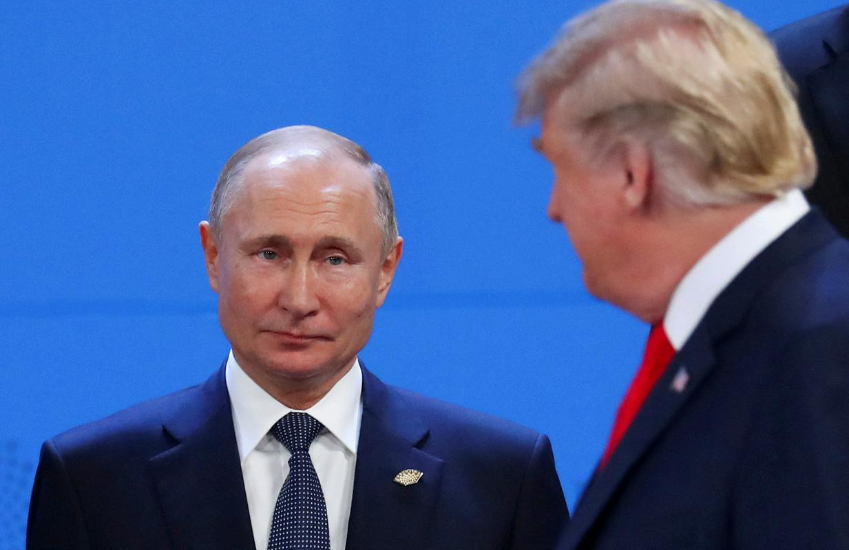 Trump dejal, da je Putinu zagrozil z bombardiranjem Moskve, če bo napadel Ukrajino