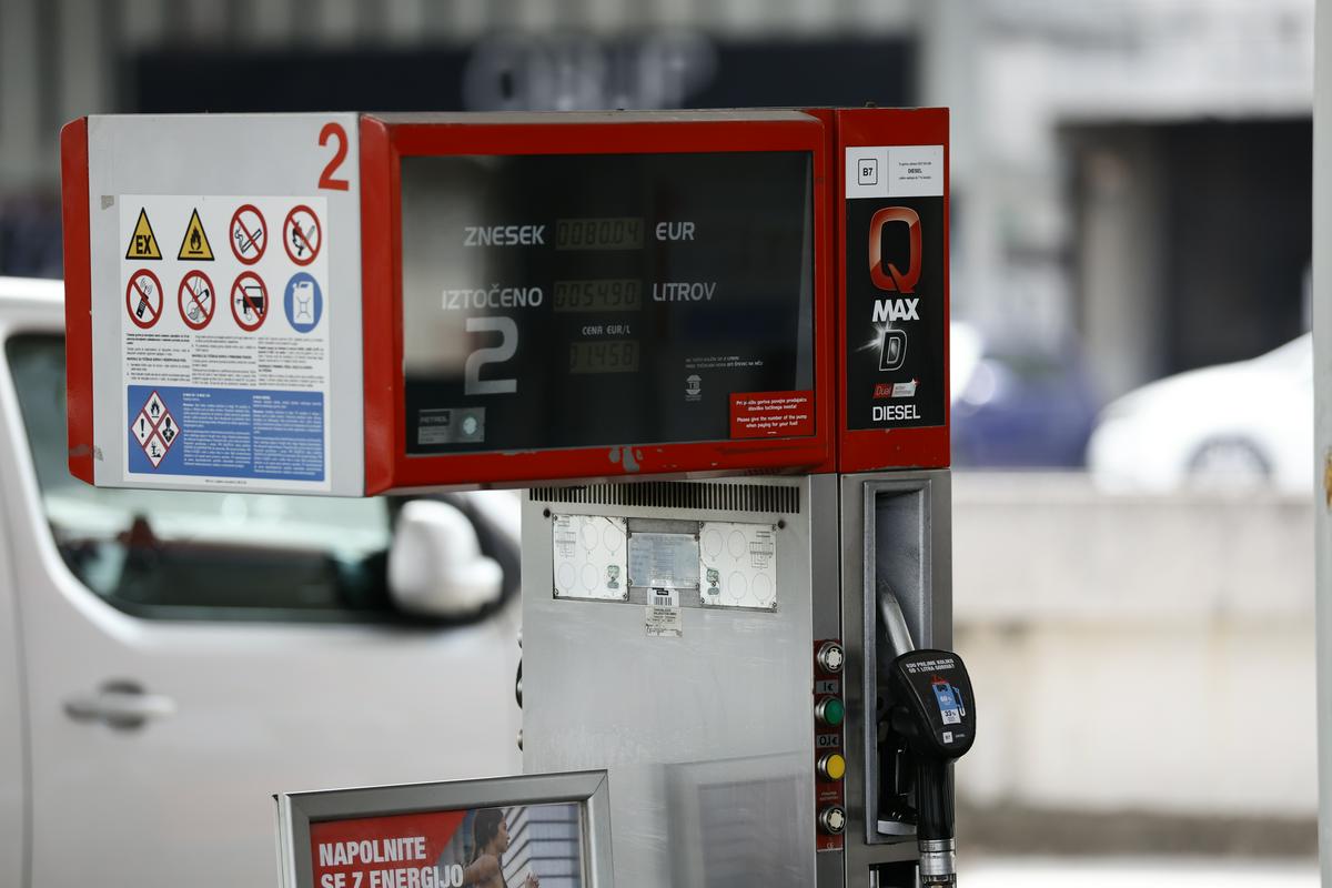 Krajani Kostela znova protestirali zaradi zaprtja Petrolove črpalke na Petrini