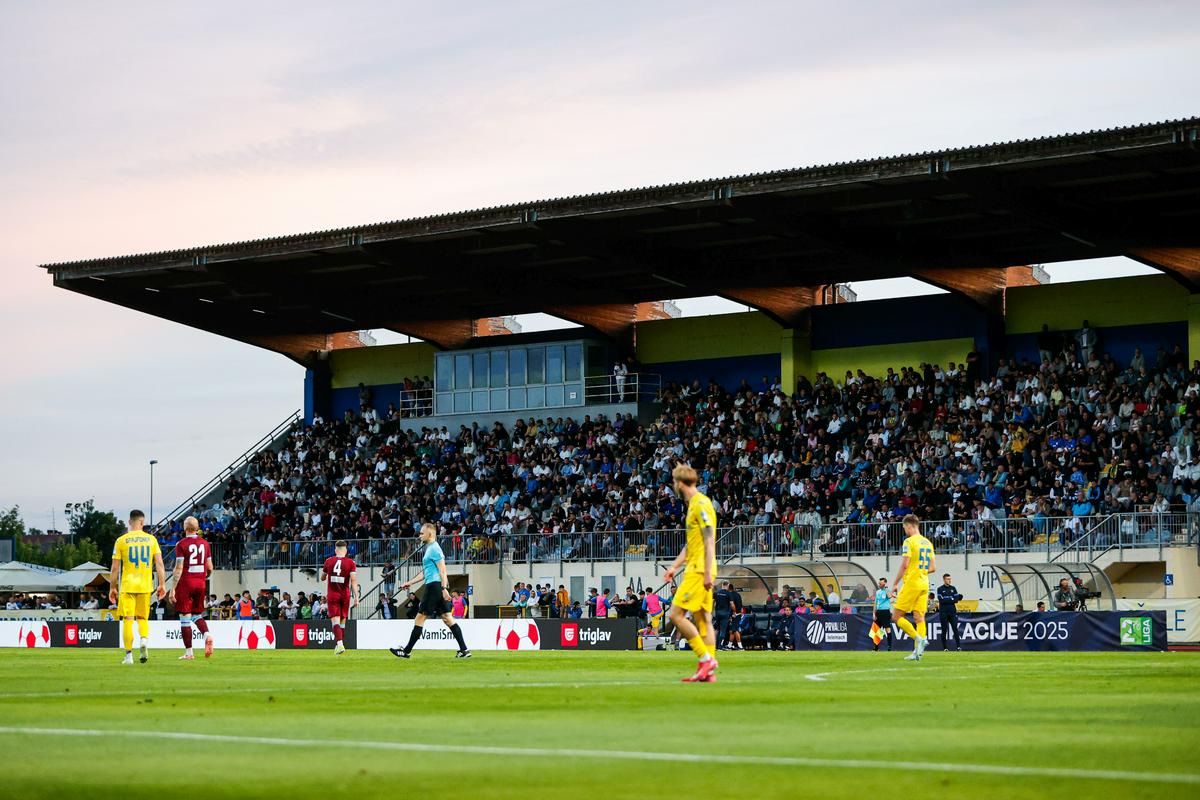Dva dneva pred začetkom nove sezone zaprli stadion v Domžalah