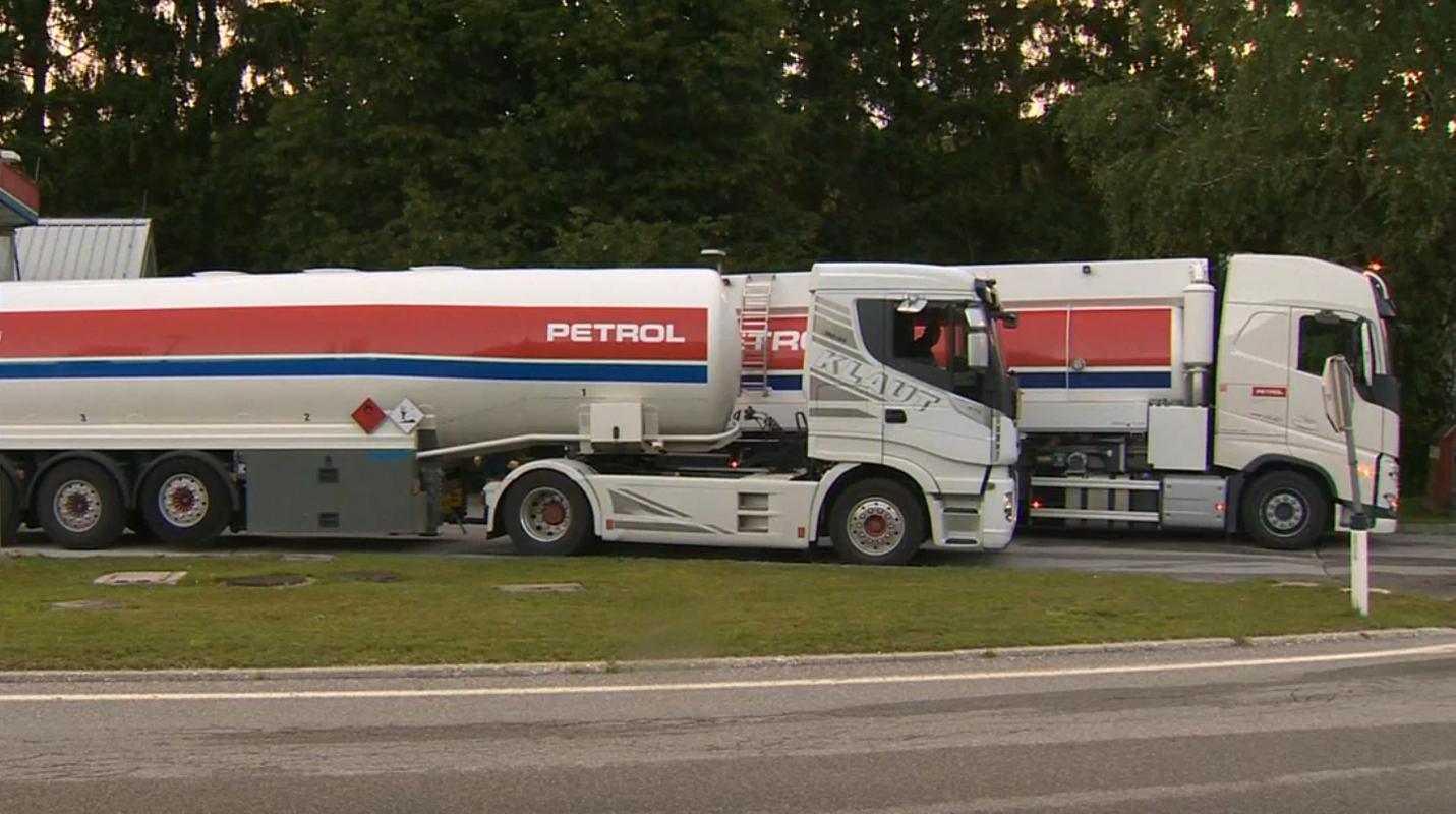 Petrol: 80 centov končne cene goriva državi, 10 centov ostane trgovcem