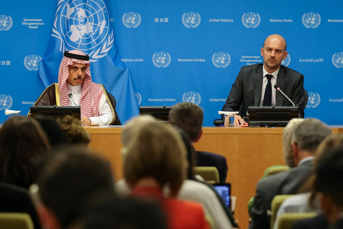 Guterres na konferenci ZN-a: "Rešitev dveh držav bolj oddaljena kot kdaj koli prej"