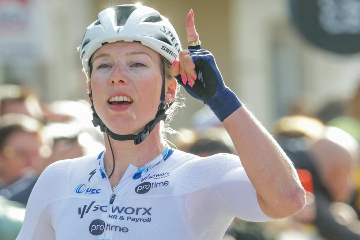 Druga zaporedna etapna zmaga za Loreno Wiebes, Marianne Vos ostaja v rumenem