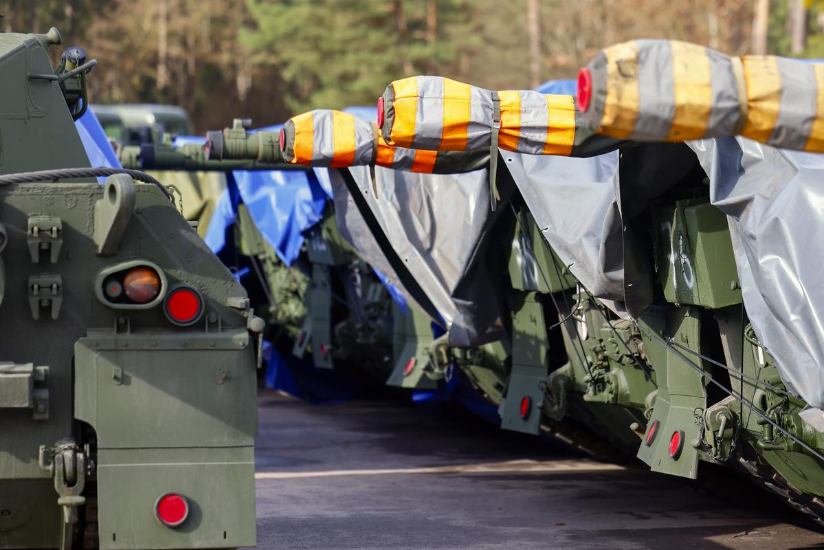 18 članic EU-ja zaprosilo za 127 milijard evrov posojil za povečanje obrambnih zmogljivosti
