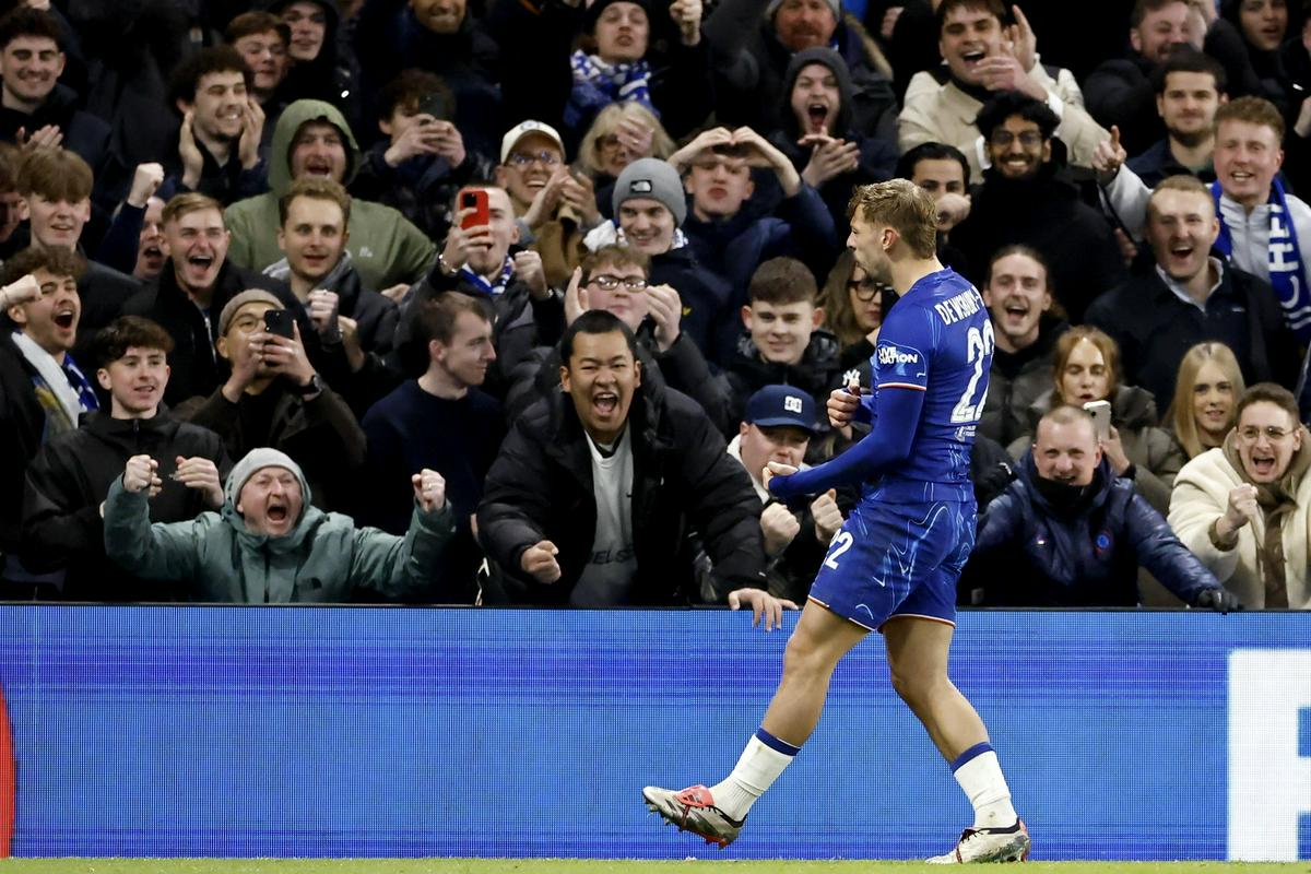 Dewsbury-Hall zapustil Stamford Bridge in okrepil Everton