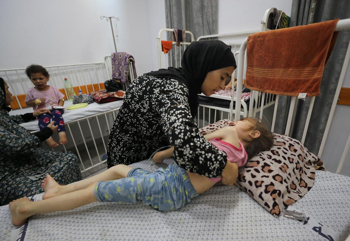 Gaza kot "pokopališče otrok": Izraelska vojska in izraelska blokada dnevno ubijeta po 28 otrok