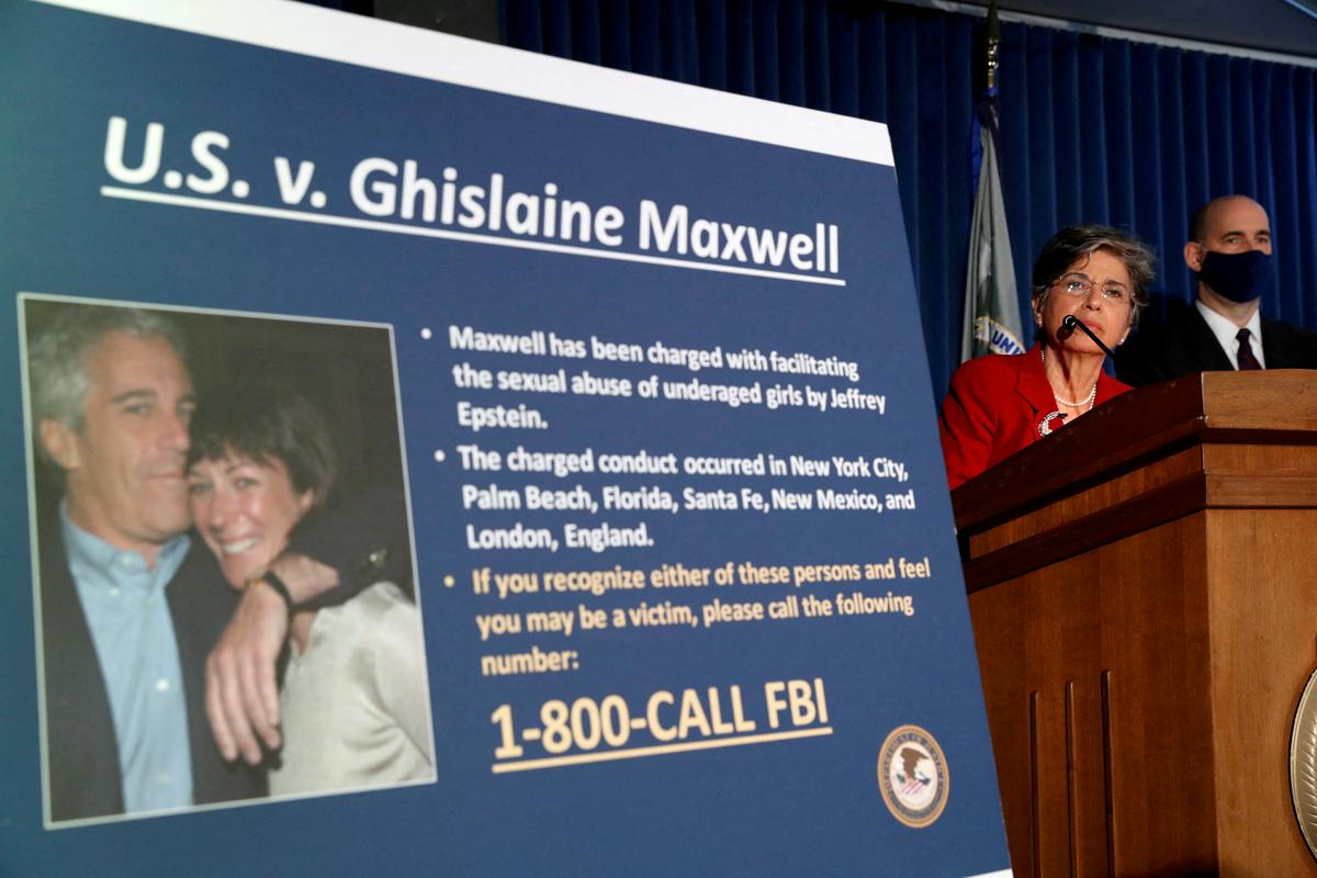 Primer Epstein: Kongres Billu in Hillary Clinton izdal poziv na zaslišanje. NYT objavil pisma znanih