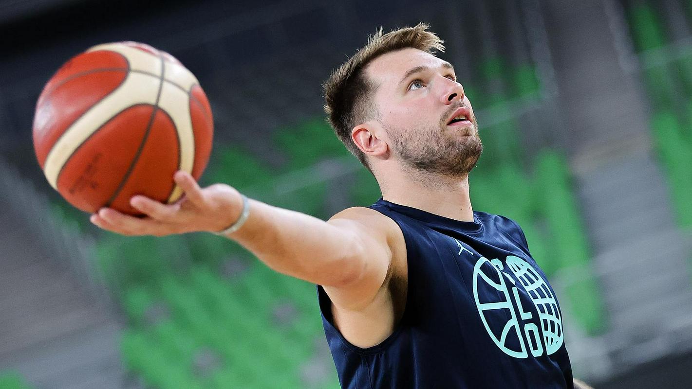 Slovenija z Dončićem danes proti svetovnim prvakom Nemcem