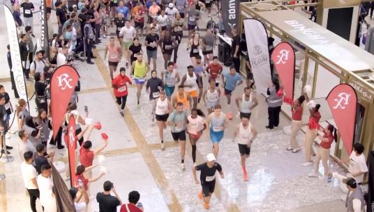 Zaradi vročine dubajska nakupovalna središča postala prizorišča maratonov