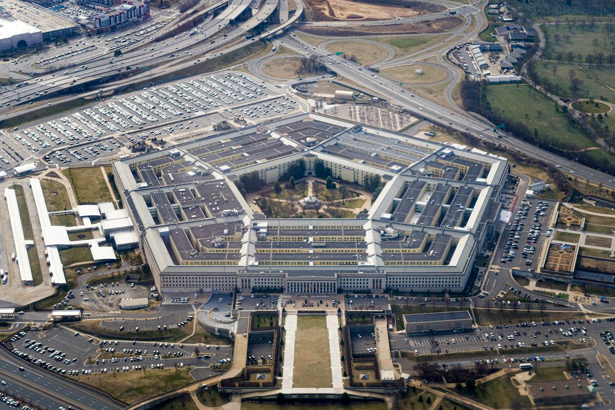 Trump bo Pentagon tudi uradno poimenoval ministrstvo za vojno