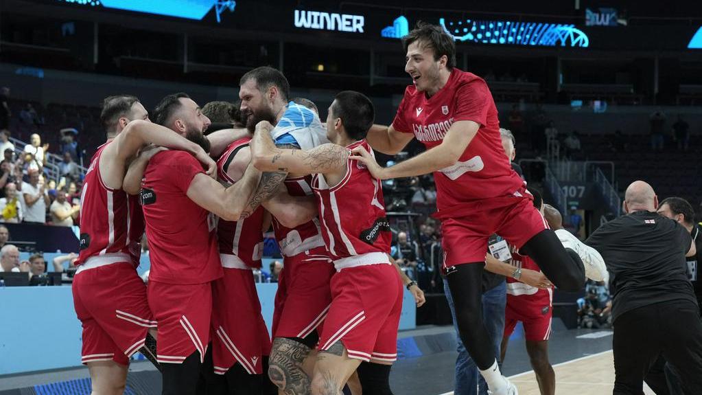 Francija ob koncu tekme izbrisala -9, a Gruziji vseeno uspela senzacija!