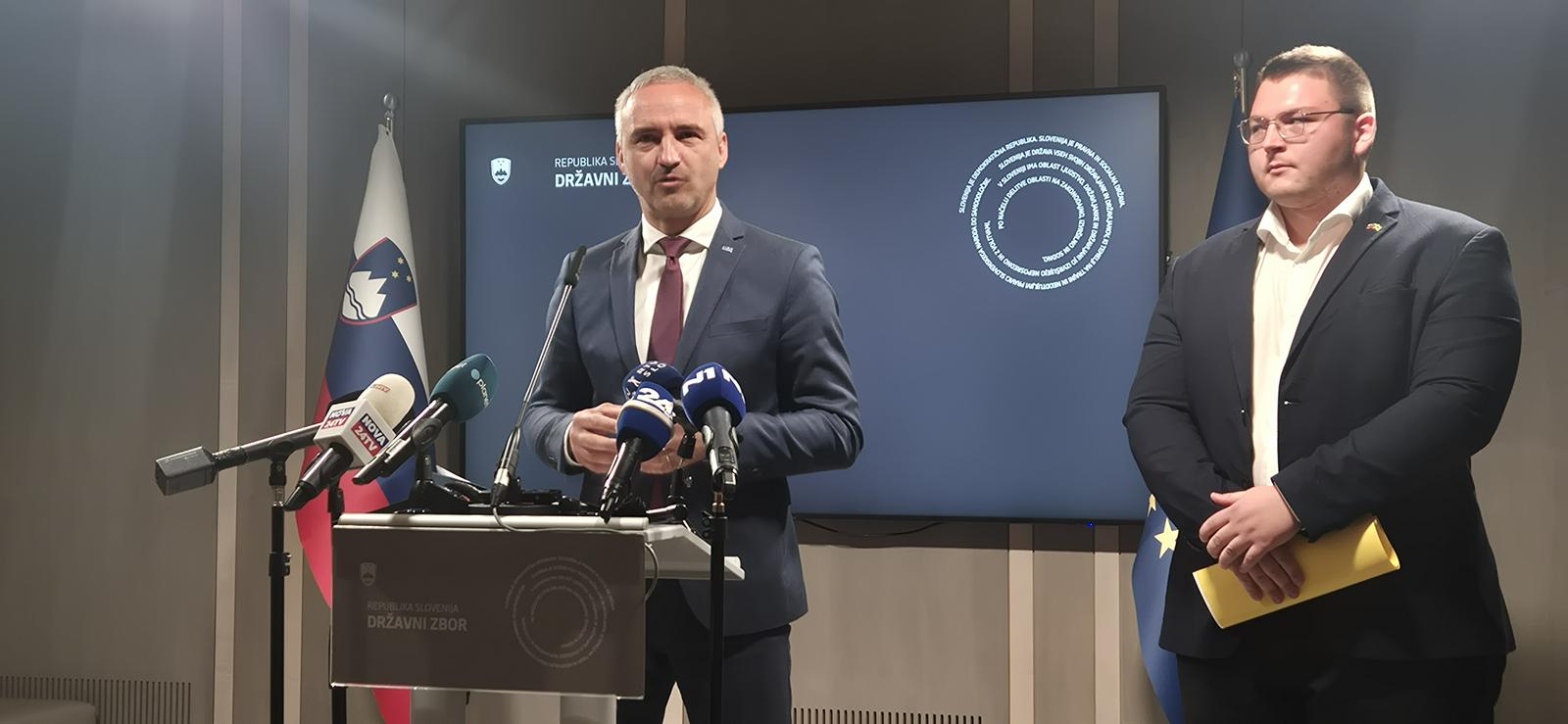 Trump zatrdil, da je Izrael sprejel njegove pogoje za konec vojne. Hamas pripravljen na pogajanja.