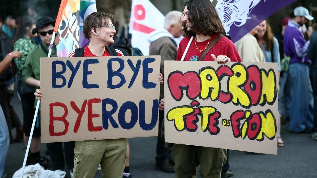 Po odstopu Bayrouja Macron znova išče premierja, že tretjega v zadnjem letu
