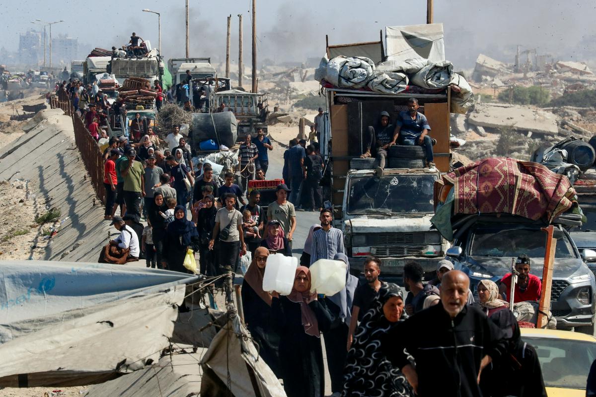 Iz mesta Gaza je ponoči zbežalo več kot 20.000 ljudi