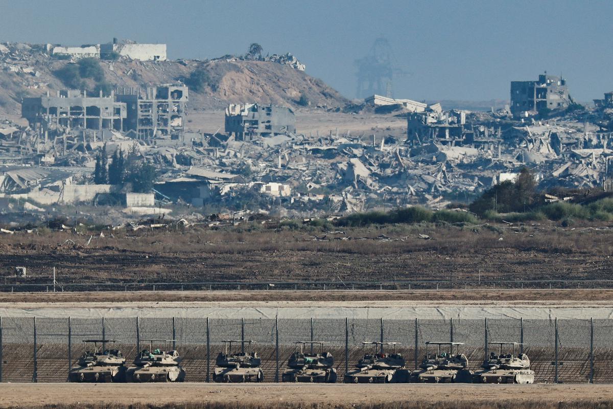 Izraelska vojska naj bi sprožila kopensko ofenzivo na mesto Gaza. Minister Kac: Gaza gori.