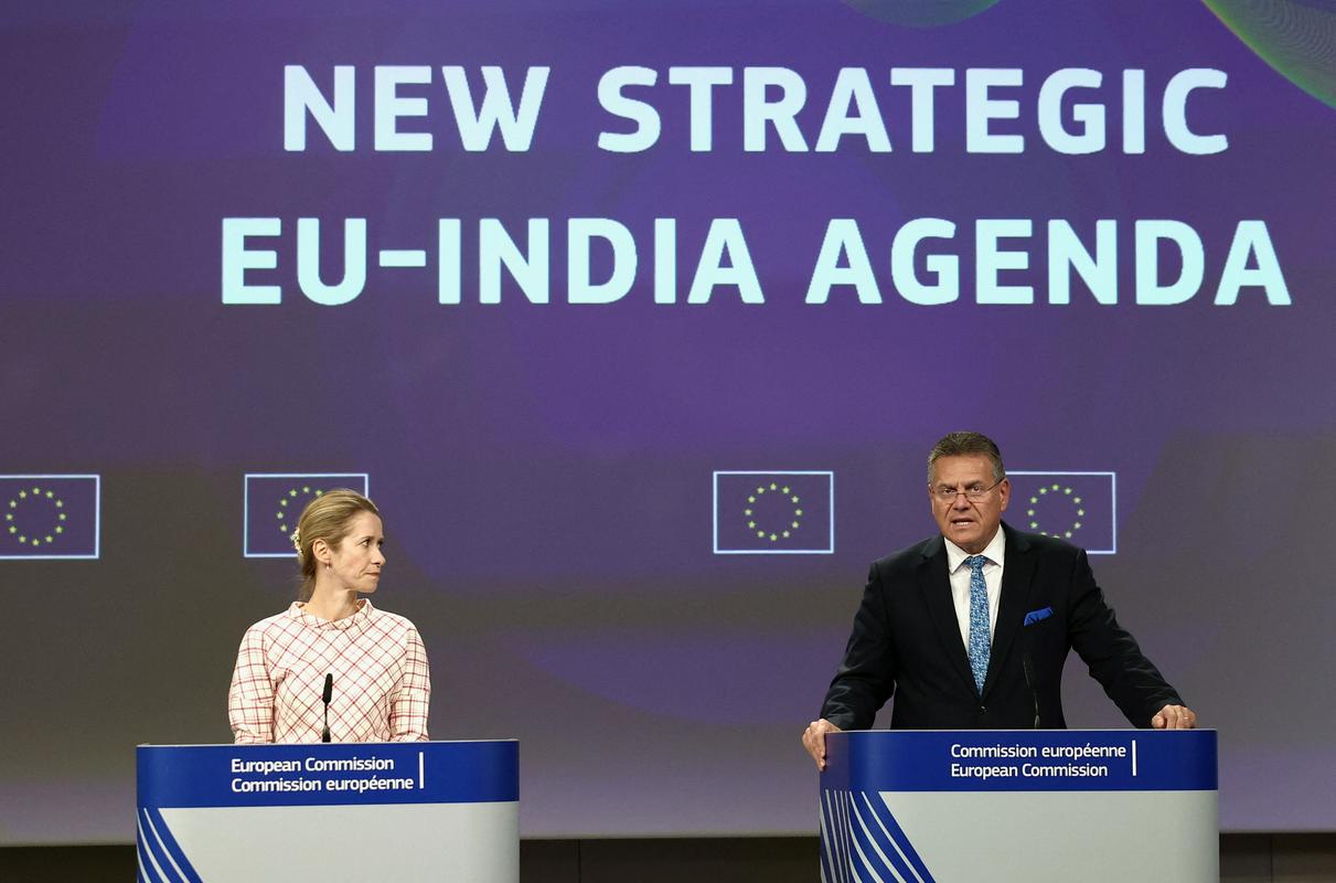 EU predlagal novo strategijo za krepitev odnosov z Indijo, ki jo želi odtegniti od Rusije