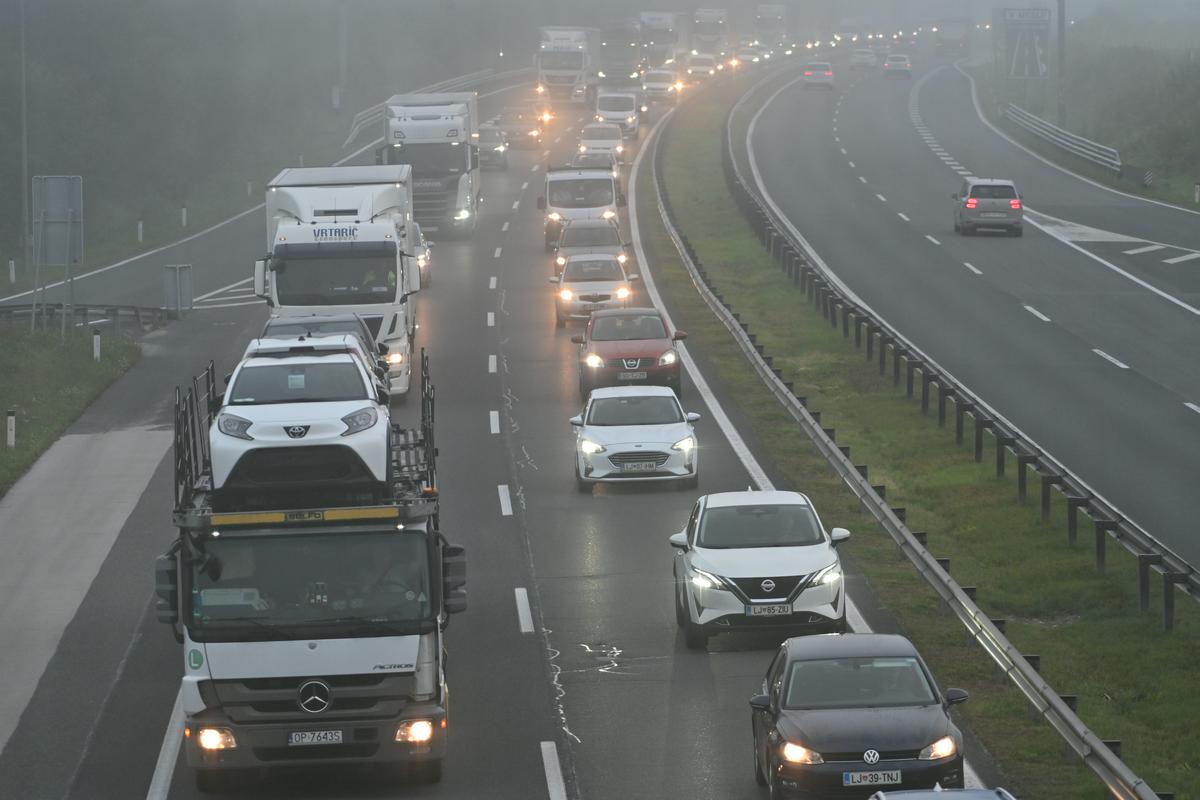 EU naj bi omilil prepoved prodaje novih vozil z motorji z notranjim zgorevanjem